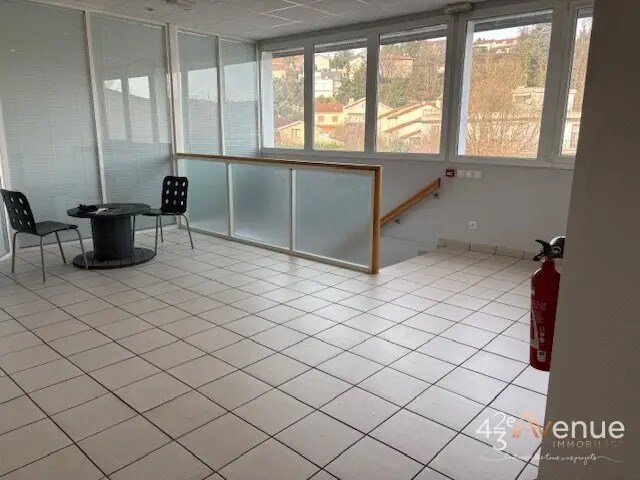 Bureau dans Saint-Priest-en-Jarez à louer - Photo intérieure – Image 3 sur 4
