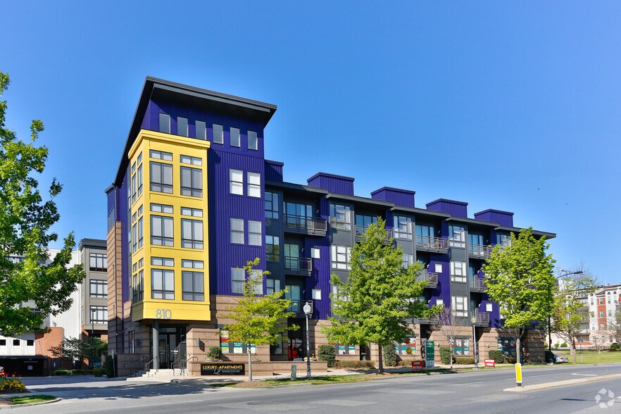 810 E 7th St, Charlotte, NC à louer - Photo de l’immeuble – Image 2 sur 91
