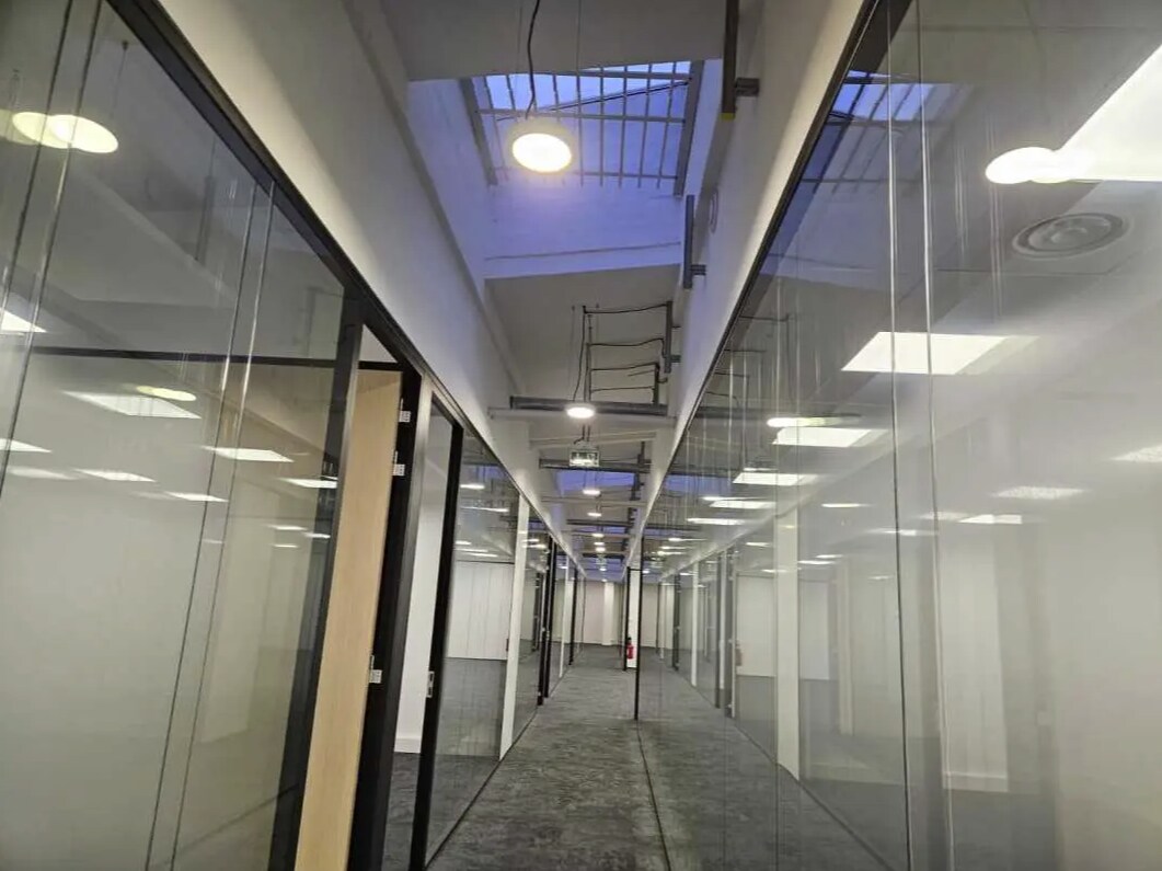 Bureaux/Local commercial dans Vanves à louer Photo intérieure– Image 1 sur 7