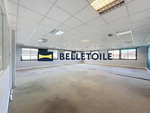 Bureau dans Arcueil à louer Photo de l’immeuble– Image 2 sur 19