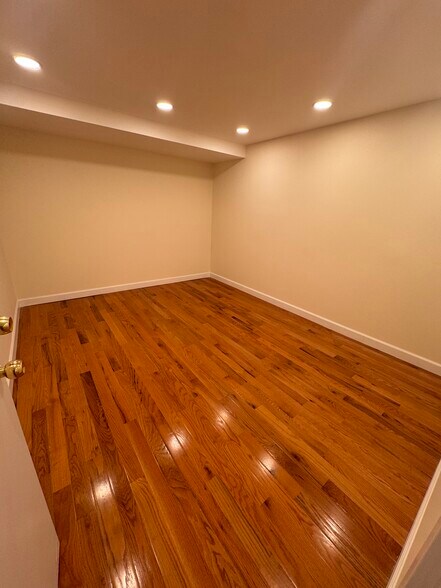 13332 41st Rd, Flushing, NY à louer - Photo de l’immeuble – Image 2 sur 15