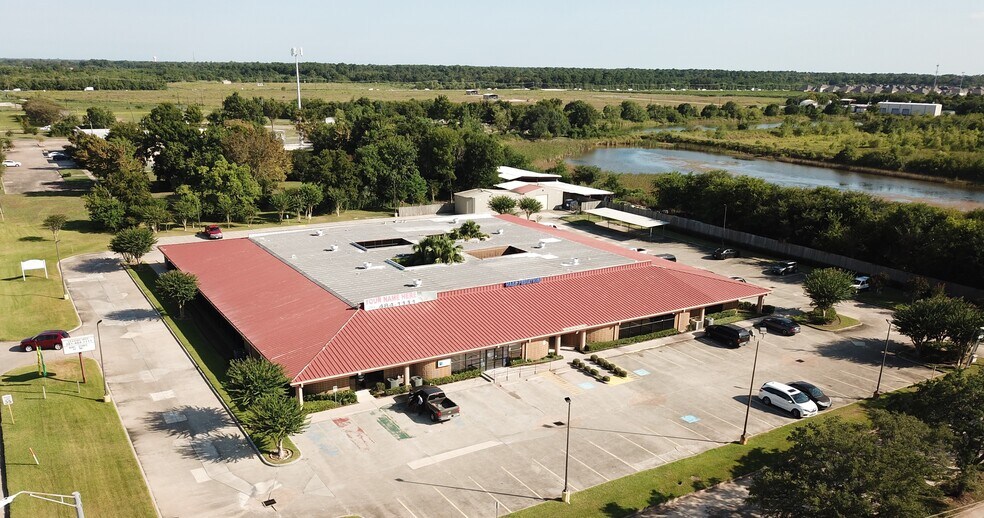 13630 Beamer Rd, Houston, TX à louer - Photo de l’immeuble – Image 2 sur 7