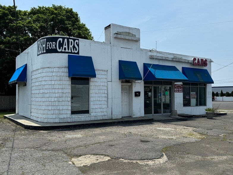 309 Sunrise Hwy, Lindenhurst, NY à vendre - Photo de l’immeuble – Image 2 sur 10