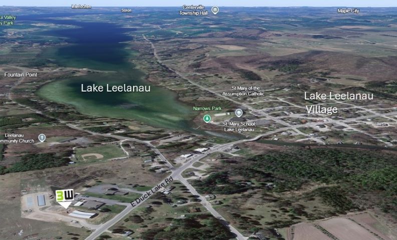 7334 E Duck Lake Rd, Lake Leelanau, MI à vendre - Photo de l’immeuble – Image 3 sur 5