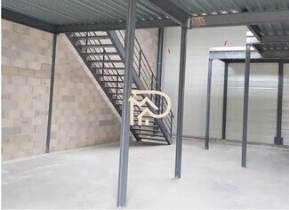 Plus de détails pour Local commercial à louer