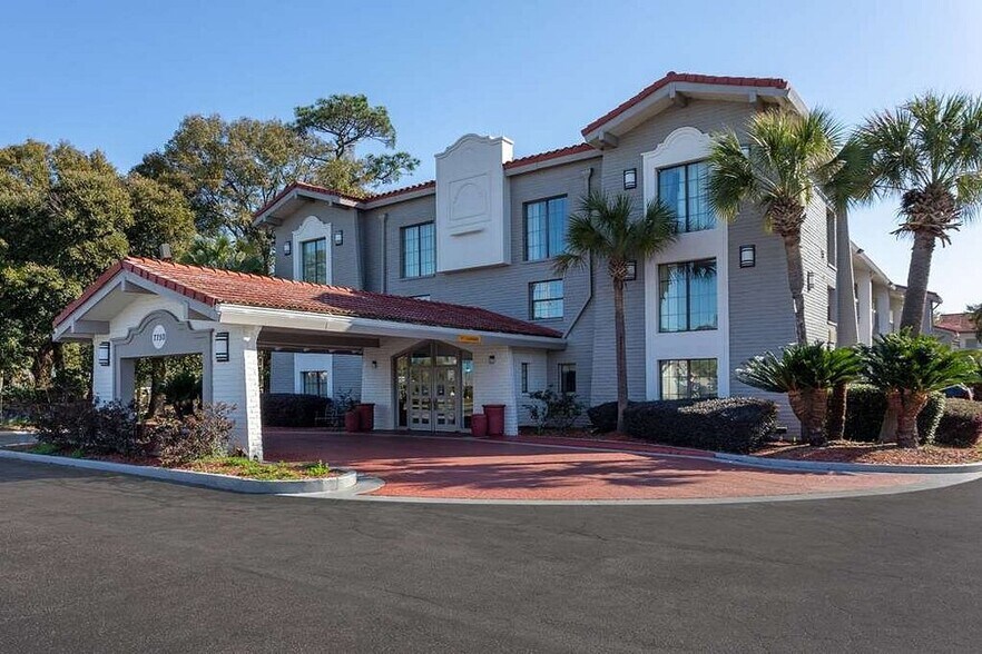7750 Davis Hwy, Pensacola, FL à vendre - Photo de l’immeuble – Image 2 sur 24