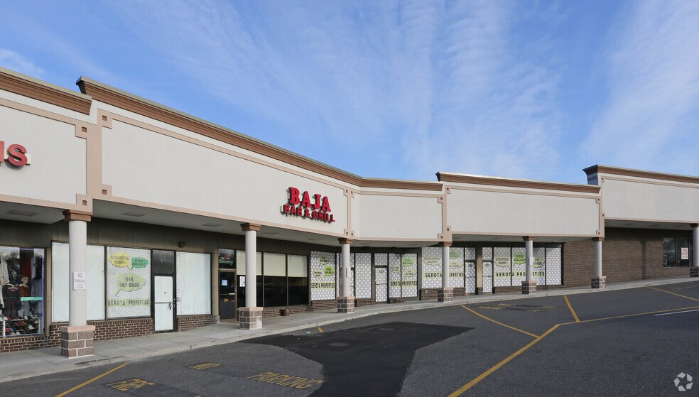 349-411 Horseblock Rd, Farmingville, NY à louer - Photo de l’immeuble – Image 1 sur 14