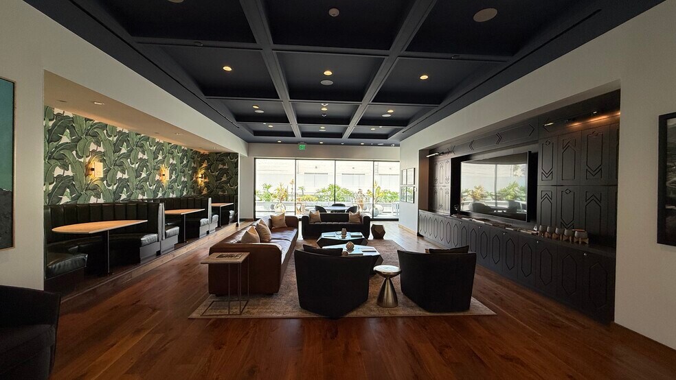 243 N Canon Dr, Beverly Hills, CA à louer - Photo de l’immeuble – Image 2 sur 68