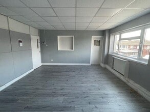 336-340 Dunstable Rd, Luton à louer Photo intérieure– Image 1 sur 2