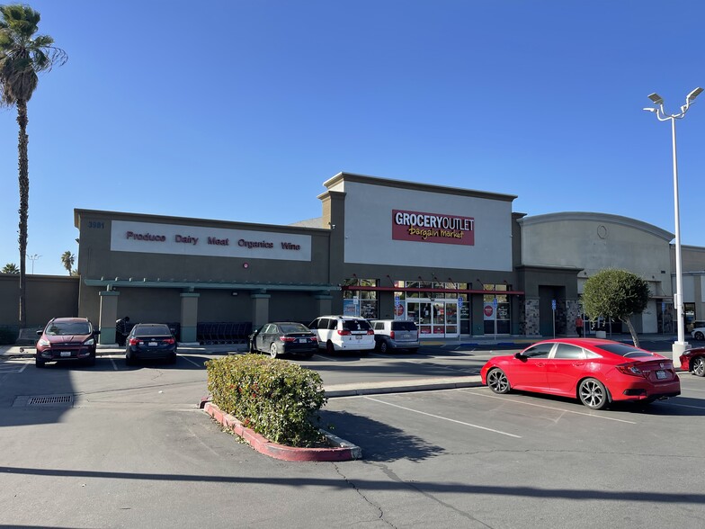 3849-4033 SW Chicago Ave, Riverside, CA à louer - Photo de l’immeuble – Image 1 sur 12