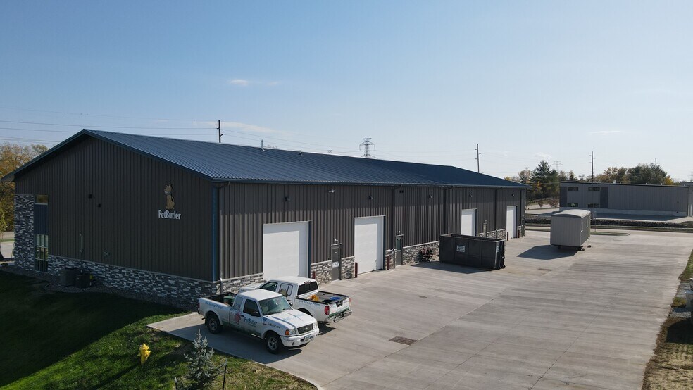 4705 NW 59th Ave, Johnston, IA à louer - Photo de l’immeuble – Image 3 sur 3