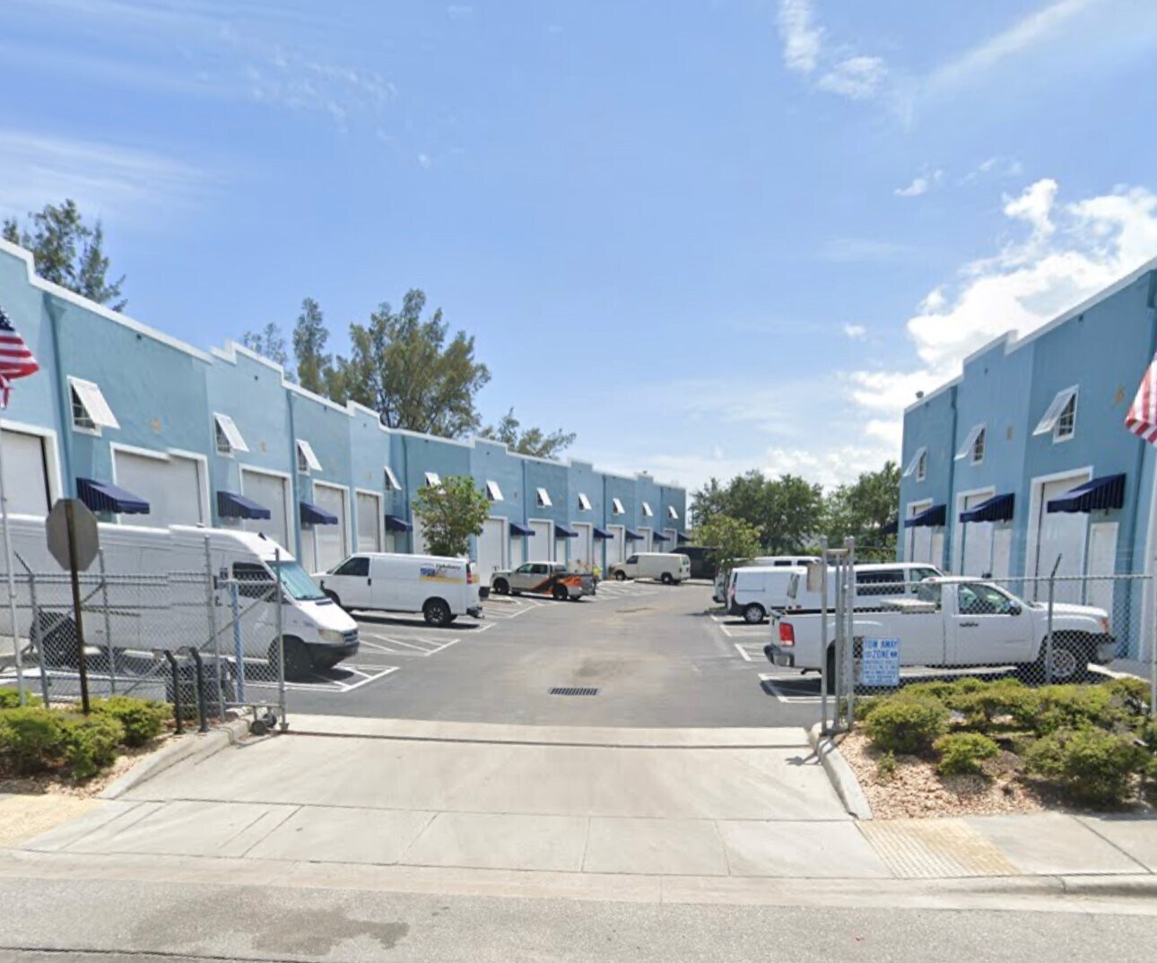 964 Service St, West Palm Beach, FL à louer Photo principale– Image 1 sur 10