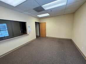 652 Petaluma Ave, Sebastopol, CA à louer Photo de l’immeuble– Image 1 sur 17