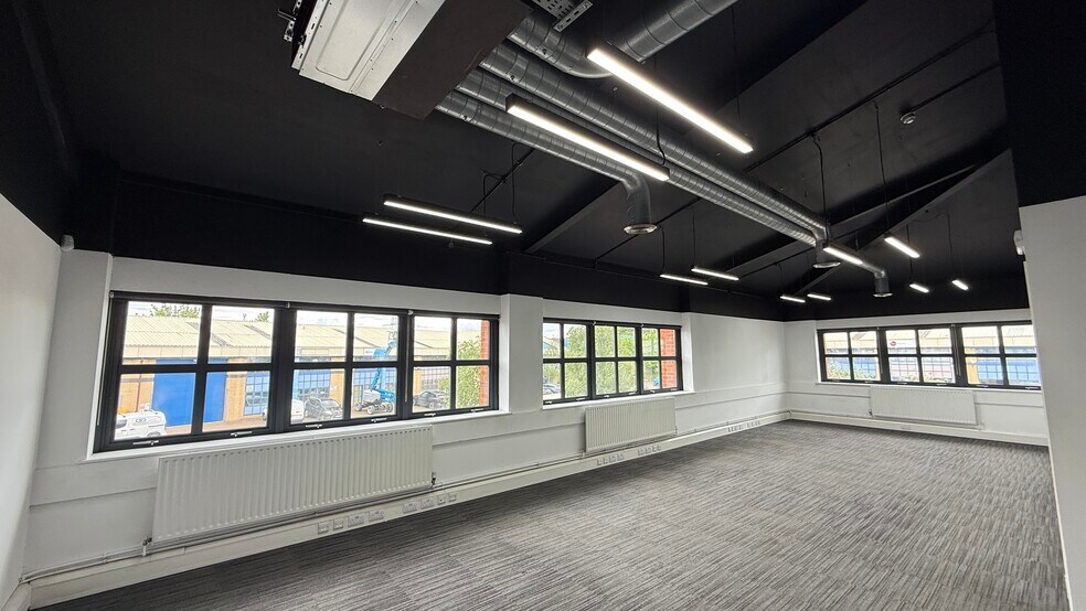 25 Letchworth Business Park, Letchworth Garden City à louer - Photo de l’immeuble – Image 3 sur 5