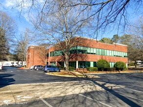 1925 Vaughn Rd NW, Kennesaw, GA à louer Photo de l’immeuble– Image 2 sur 11