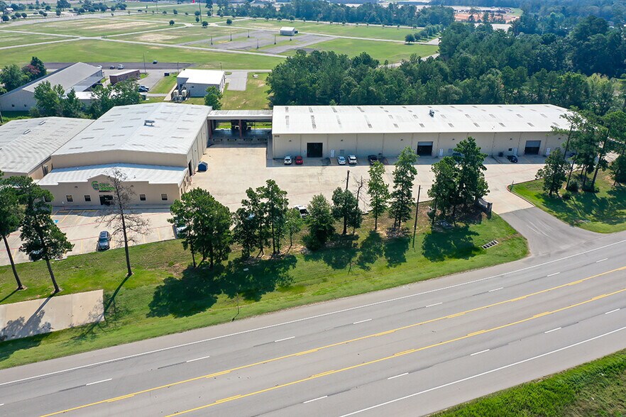 1209-1215 N FM 3083 Rd E, Conroe, TX à louer - Photo de l’immeuble – Image 2 sur 43