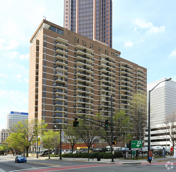 620 Peachtree St NE, Atlanta, GA à louer - Photo de l’immeuble – Image 2 sur 6