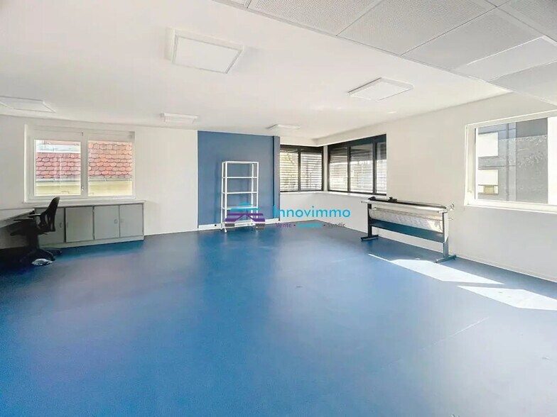 Bureau dans Strasbourg à louer - Photo de l’immeuble – Image 1 sur 8