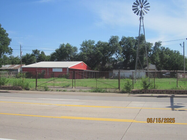 300 F NE, Childress, TX à vendre - Photo de l’immeuble – Image 2 sur 7