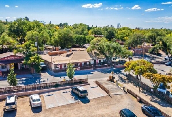 808 Canyon Rd, Santa Fe, NM à vendre - Photo de l’immeuble – Image 3 sur 21