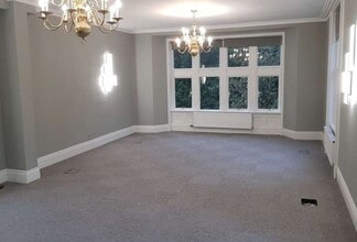 Dunham Rd, Altrincham à louer Photo de l’immeuble– Image 1 sur 6