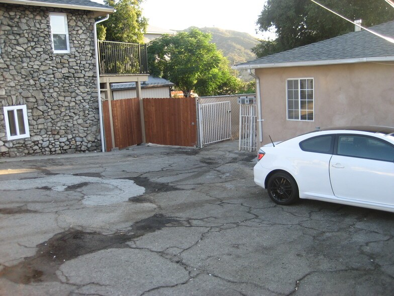 10143-10145 Mountair Ave, Tujunga, CA à vendre - Photo de l’immeuble – Image 2 sur 6