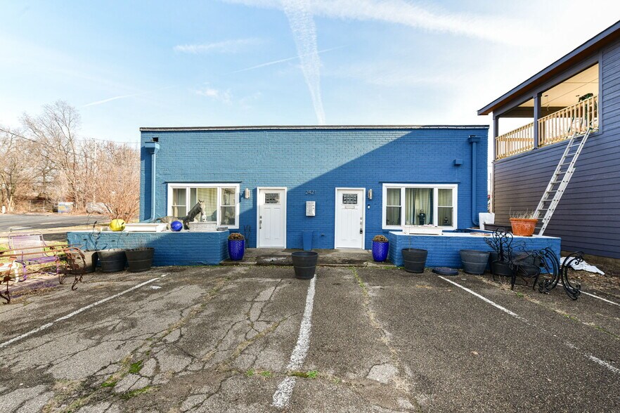 2421 Central Ave, Indianapolis, IN à vendre - Photo de l’immeuble – Image 2 sur 26