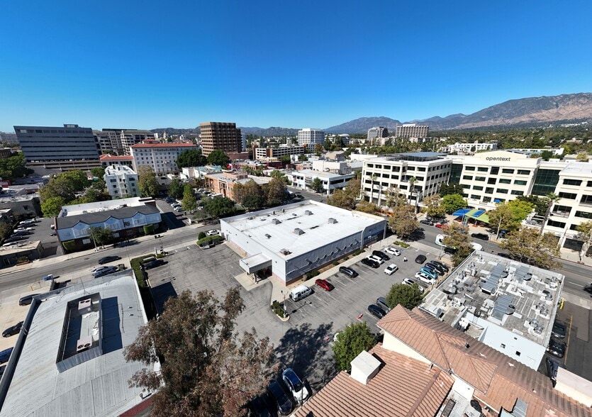 1038 E Colorado Blvd, Pasadena, CA à louer - Photo de l’immeuble – Image 3 sur 7