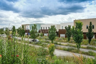 Plus de détails pour Local d'activités à louer