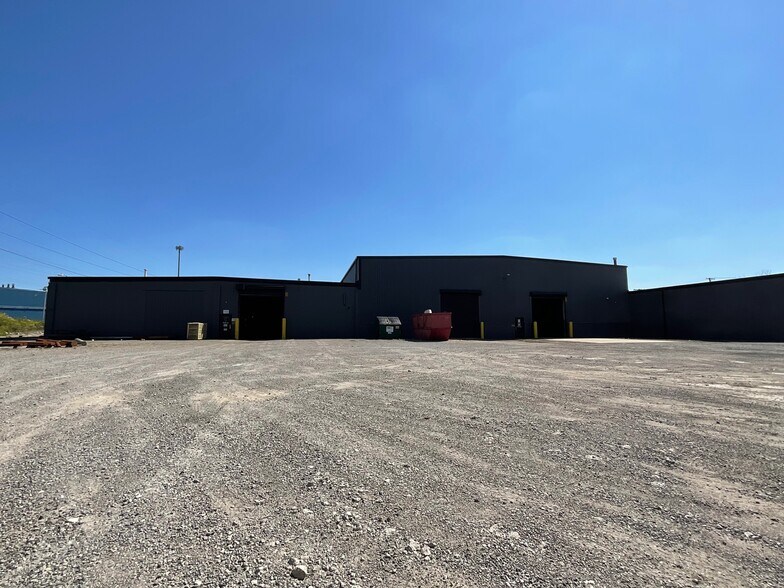 3760 Oakwood Ave, Youngstown, OH à louer - Photo de l’immeuble – Image 2 sur 4