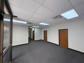 2636 Walnut Hill Ln, Dallas, TX à louer Photo intérieure– Image 2 sur 5