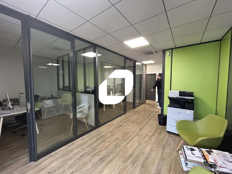 Bureau dans Fontenay-sous-Bois à louer - Photo intérieure – Image 2 sur 10