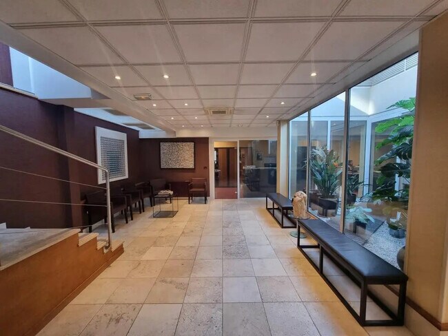 Plus de détails pour Bureau à vendre