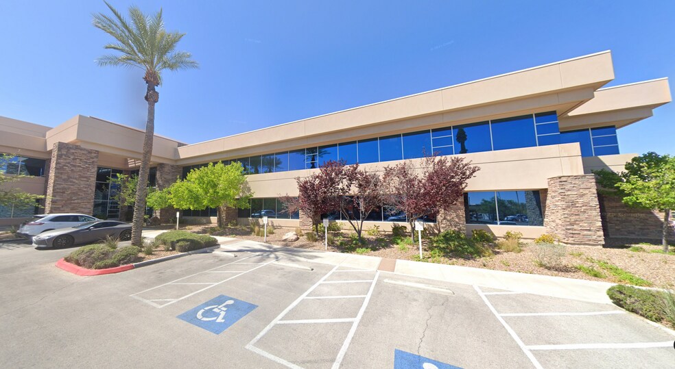 10100 W Charleston Blvd, Las Vegas, NV à louer - Photo de l’immeuble – Image 2 sur 16