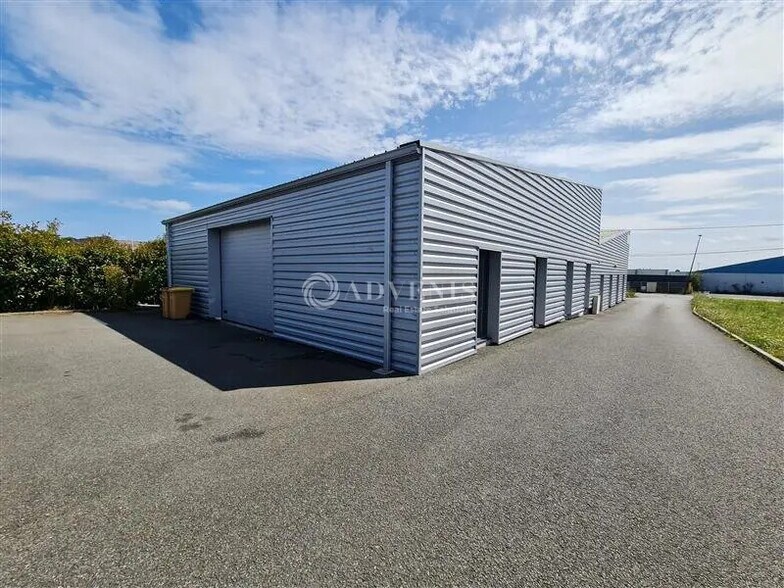 Local d’activités dans Plérin à louer - Photo de l’immeuble – Image 3 sur 12