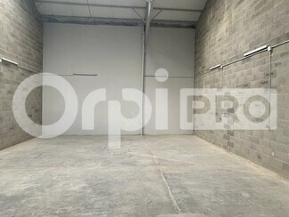 Plus de détails pour Local d'activités à louer