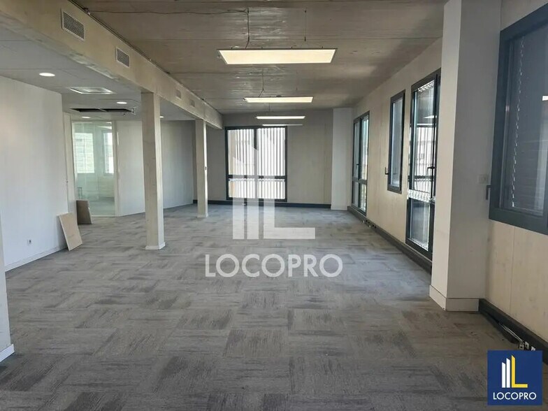 Bureau dans Marseille à louer - Photo de l’immeuble – Image 3 sur 5