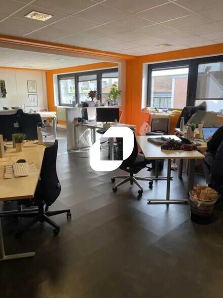 Bureau dans Montreuil à louer - Photo de l’immeuble – Image 3 sur 7