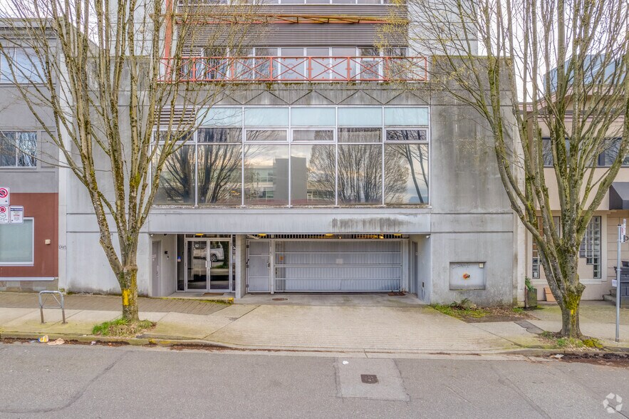62 W 8th Ave, Vancouver, BC à vendre - Photo de l’immeuble – Image 2 sur 5