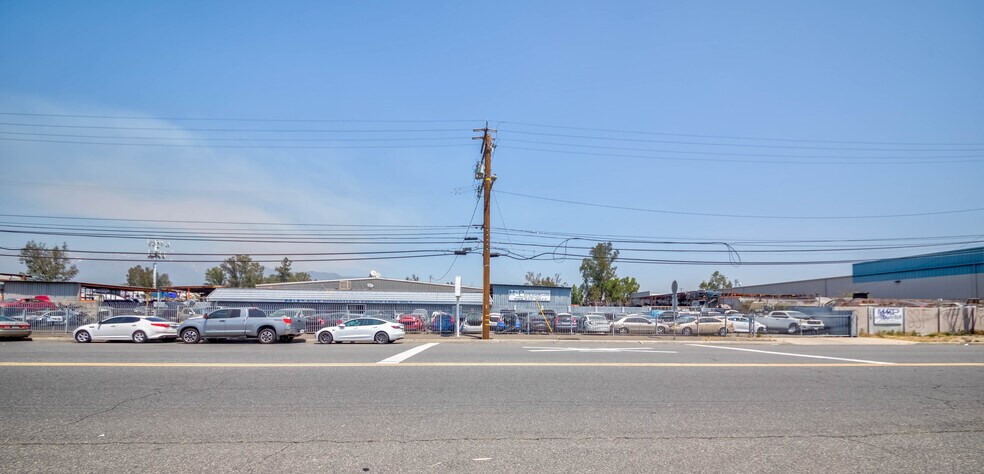 15682 Arrow Blvd, Fontana, CA à vendre - Photo de l’immeuble – Image 2 sur 6