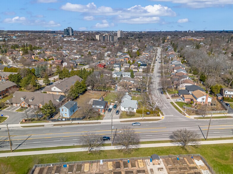 759 Maple Av, Burlington, ON à vendre - Aérien – Image 3 sur 7