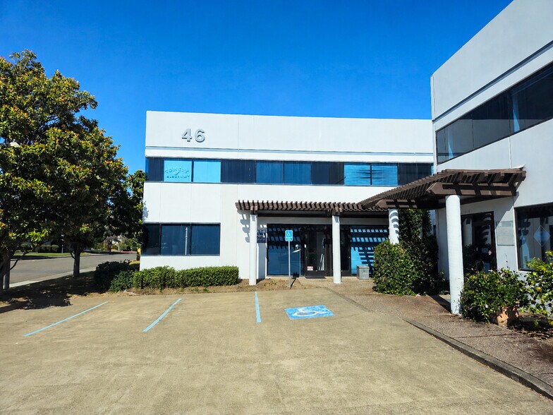 46 Digital Dr, Novato, CA à vendre - Photo de l’immeuble – Image 1 sur 6
