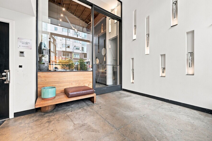 330 1st St, San Francisco, CA à louer - Photo de l’immeuble – Image 3 sur 3