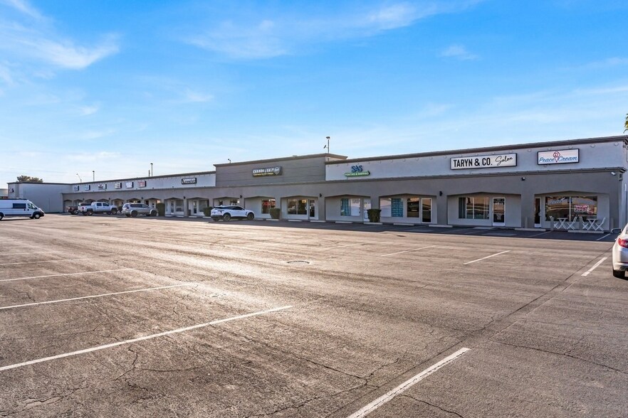 15414 N 19th Ave, Phoenix, AZ à louer - Photo de l’immeuble – Image 3 sur 5