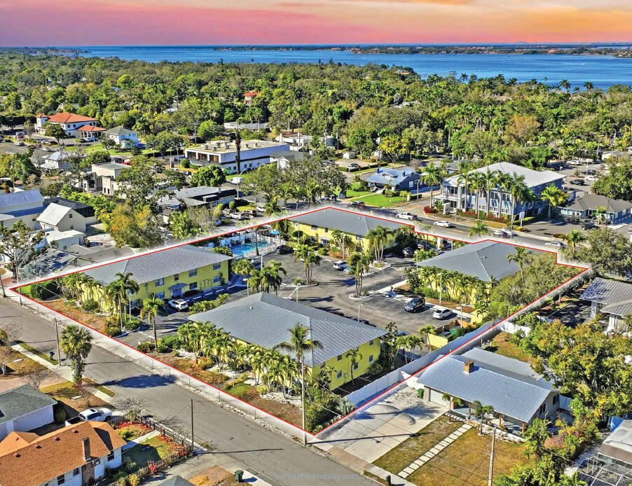 2309 Manatee Ave W, Bradenton, FL à vendre Photo principale– Image 1 sur 13