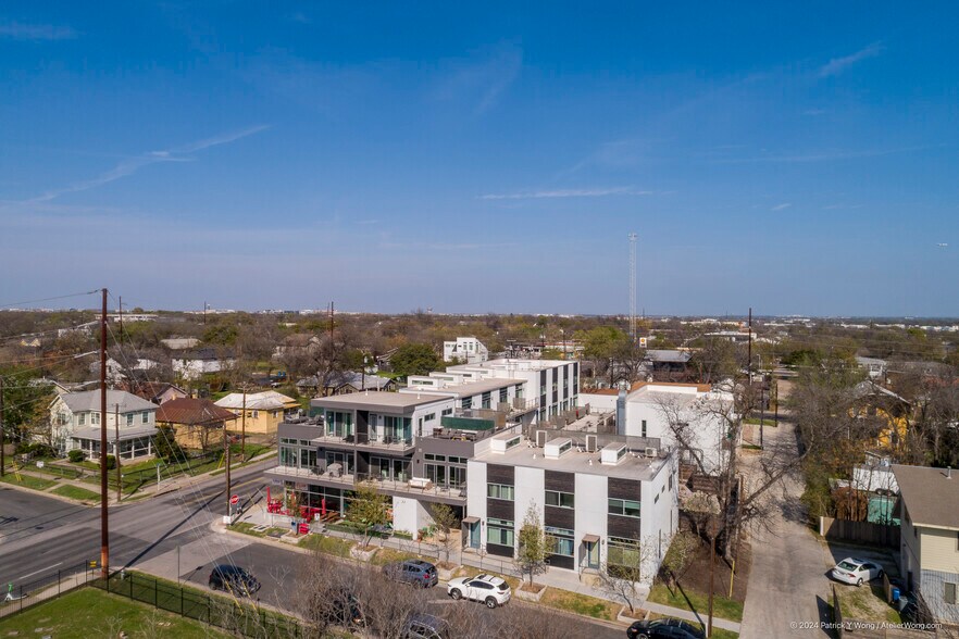 1701 E Martin Luther King Jr Blvd, Austin, TX à louer - Photo de l’immeuble – Image 3 sur 7