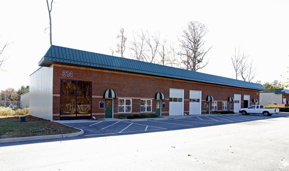 314-324 Old York Hampton Hwy, Yorktown, VA à louer - Photo de l’immeuble – Image 3 sur 3