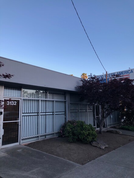 3132 Fruitvale Ave, Oakland, CA à louer - Photo de l’immeuble – Image 2 sur 9