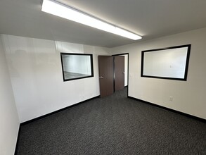 1081 N Shepard St, Anaheim, CA à louer Photo intérieure– Image 2 sur 7