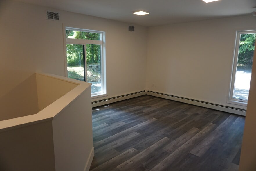 149 S Grand Ave, Poughkeepsie, NY à vendre - Photo de l’immeuble – Image 2 sur 9